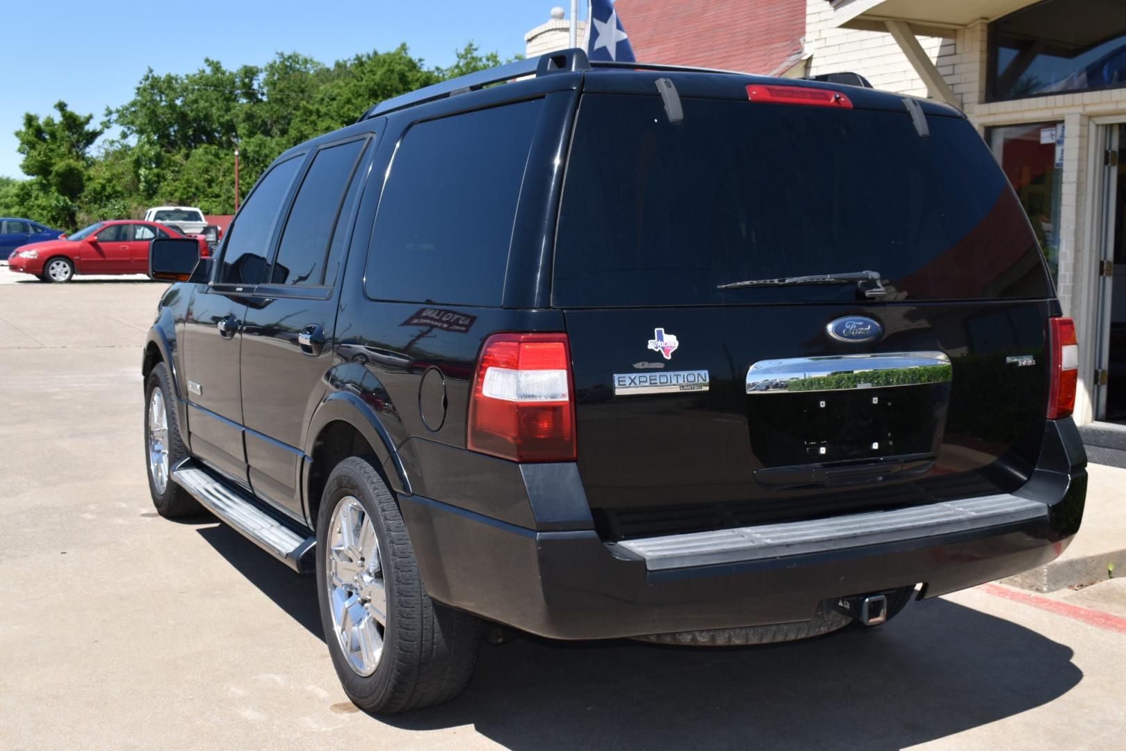 2007 Black /Black Ford Expedition Limited 2WD (1FMFU19577L) with an 5.4L V8 SOHC 16V engine, 6-Speed Automatic Overdrive transmission, located at 5925 E. BELKNAP ST., HALTOM CITY, TX, 76117, (817) 834-4222, 32.803799, -97.259003 - Photo#2